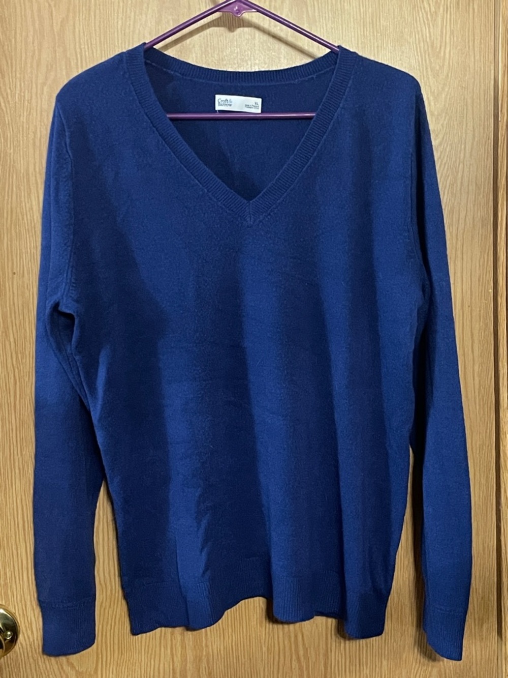 Women’s V-Neck Sweater in Navy Blue